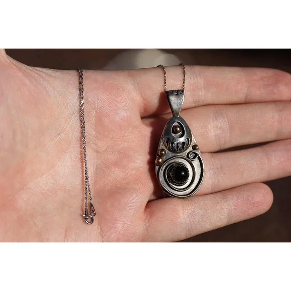 A. Henry - Native American Indian 12KGF‎ Sterling Silver Onyx Bear Paw Pendant